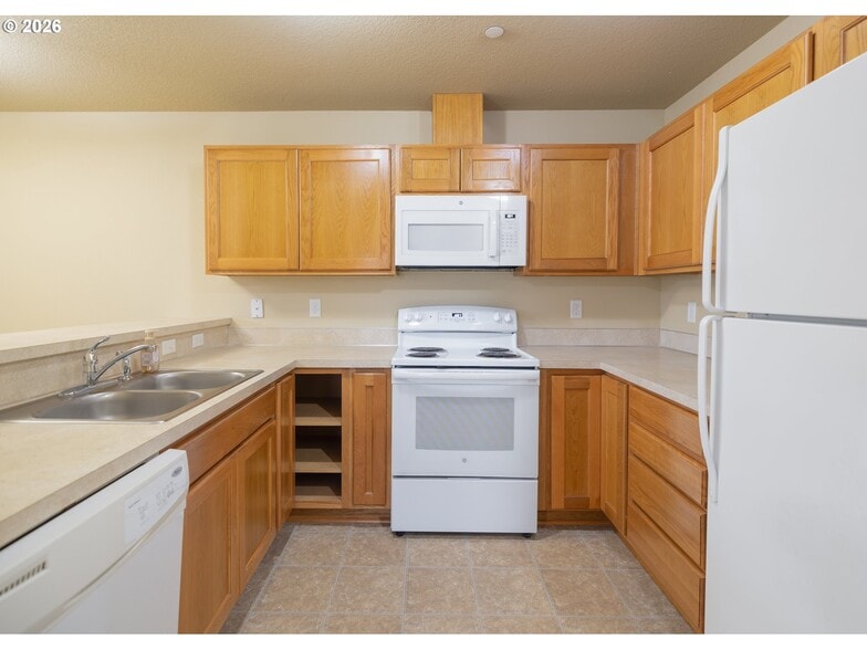 More Photos Of 2047 SE Huckleberry Ave, Warrenton Apartments For Sale