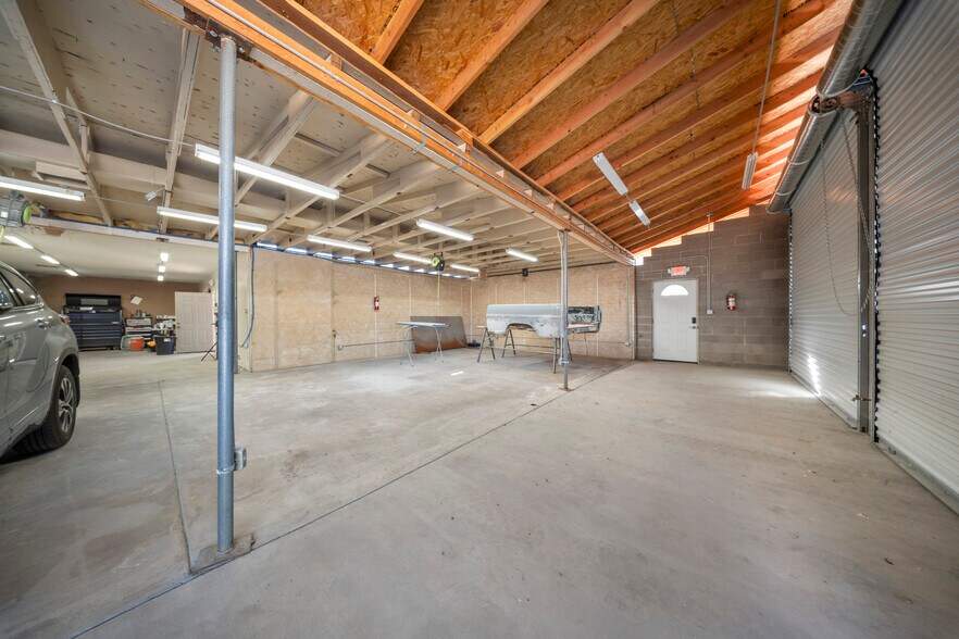 More Photos Of 8213-8215 E Main St, Mesa Auto Repair For Sale