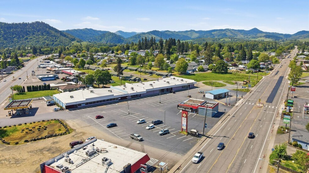 More Photos Of 122 NW Douglas blvd, Winston General Retail For Lease