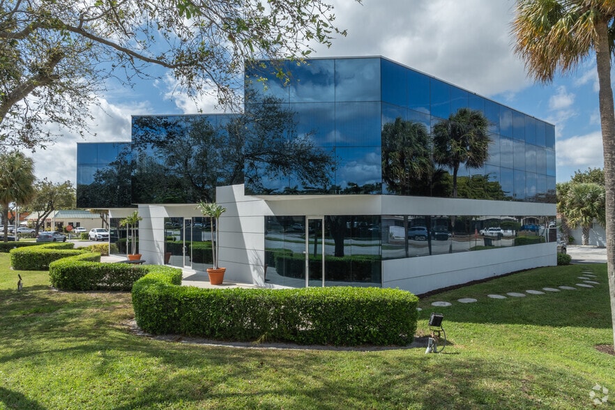 More Photos Of 4401 N Federal Hwy, Boca Raton Office For Sale