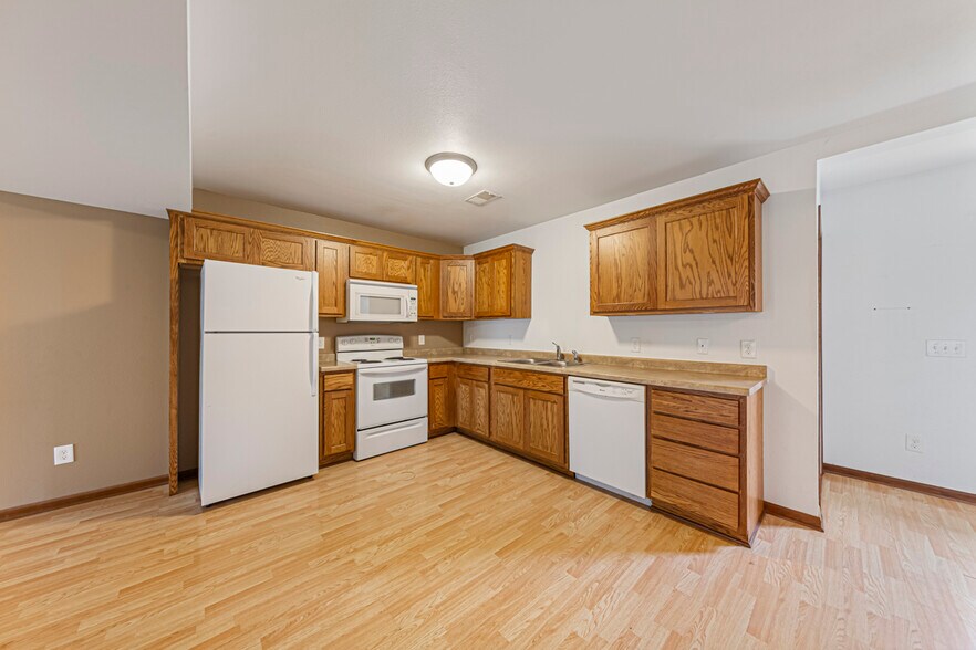 More Photos Of 665 El Dorado Ln SE, Owatonna Multifamily For Sale