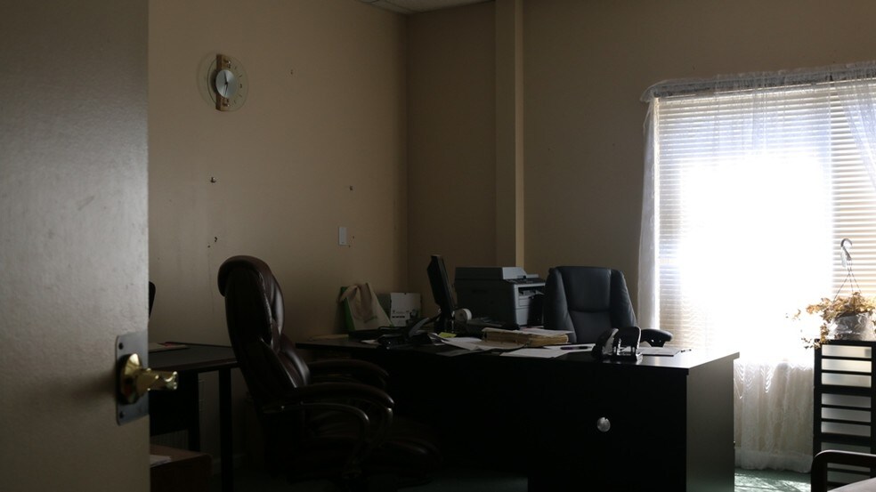 More Photos Of 808 Commerce Blvd, Riverdale Medical For Sale