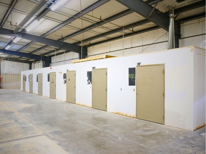 More Photos Of 400 Westland dr, Edmond Manufacturing For Sale