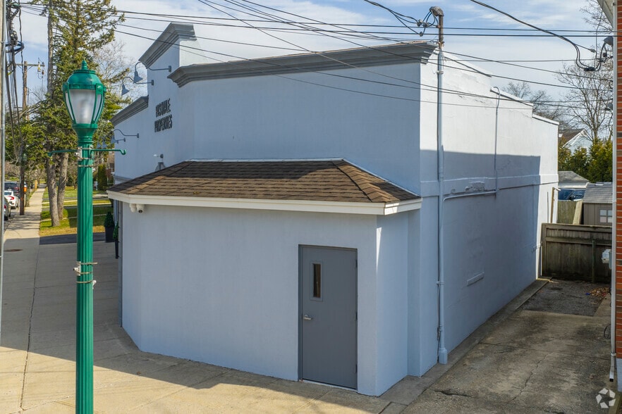 More Photos Of 4 Weber Ave, Malverne Storefront Retail Office For Lease
