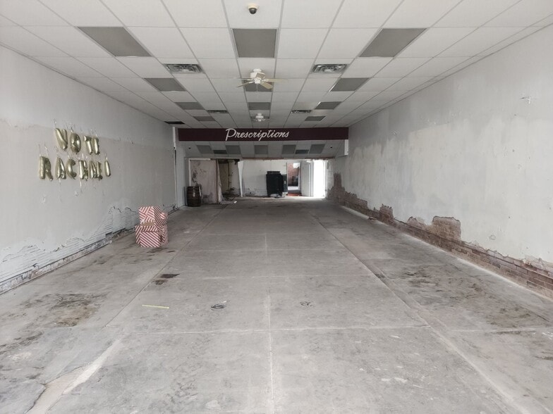 More Photos Of 324 E Main St, Shawnee Storefront For Sale