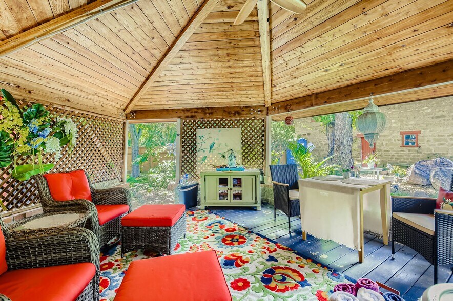 More Photos Of 1305 W 3rd St, Florence Hotel For Sale