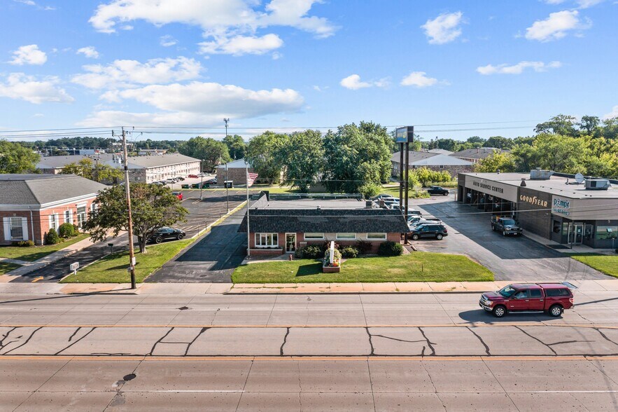 More Photos Of 1518 W Mason St, Green Bay Freestanding For Sale