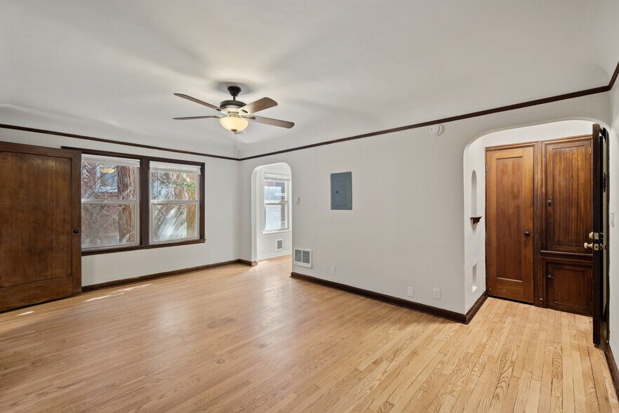 More Photos Of , Seattle Multifamily For Sale
