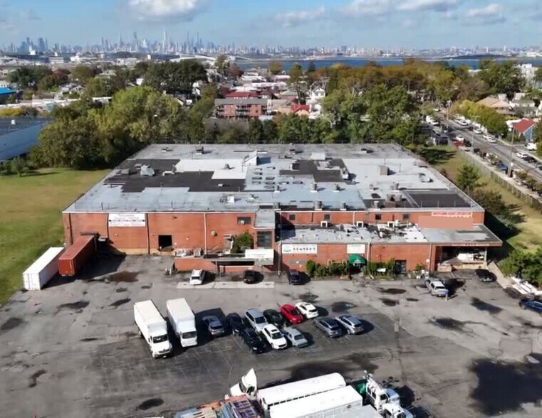 Primary Photo Of 2510 Ulmer St, College Point Warehouse For Lease