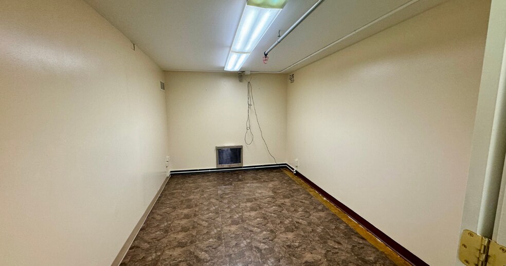 More Photos Of 4180 W Broadway Ave, Robbinsdale Storefront Retail Office For Lease