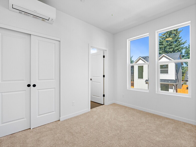 More Photos Of 3246 115th Ave, Portland Multifamily For Sale