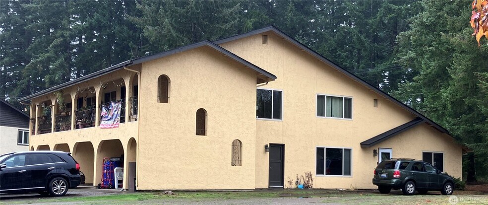 More Photos Of 1125 N 13th St, Shelton Multifamily For Sale