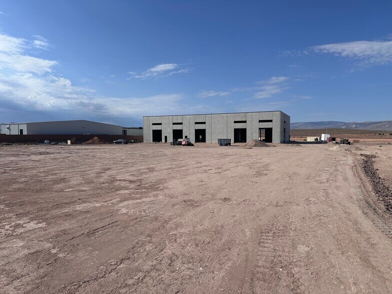 More Photos Of 3955 Aviator Dr, St George Warehouse For Lease