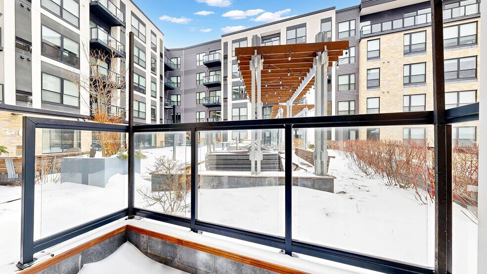 More Photos Of 1700 Plymouth Rd, Minnetonka Apartments For Lease