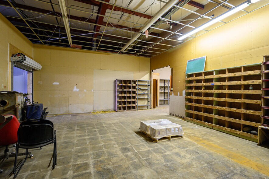 More Photos Of 200 S Armstrong Ave, Denison Storefront For Sale