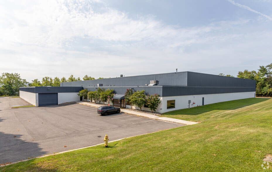 Primary Photo Of 8215 Dorsey Run Rd, Jessup Warehouse For Lease