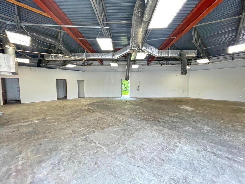 More Photos Of 3125 New Castle Ave, New Castle Freestanding For Lease