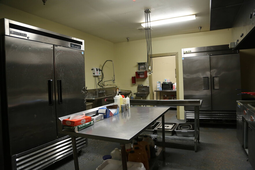 More Photos Of 745 Washington Ave, Greenville Hotel For Sale