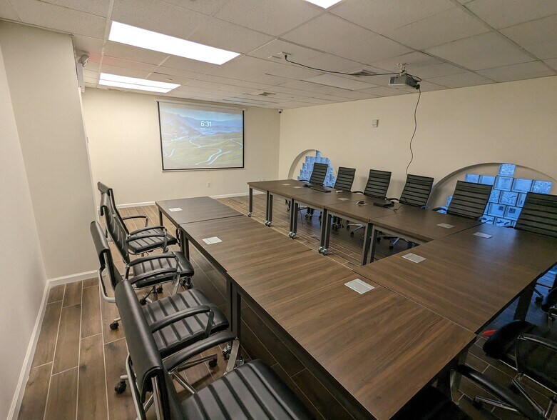 More Photos Of 2940 Richmond Ter, Staten Island Office For Sale