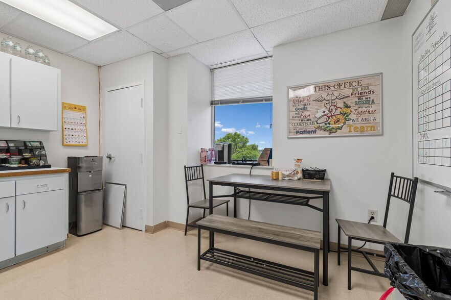 More Photos Of 4700-4708 N Habana Ave, Tampa Medical For Lease