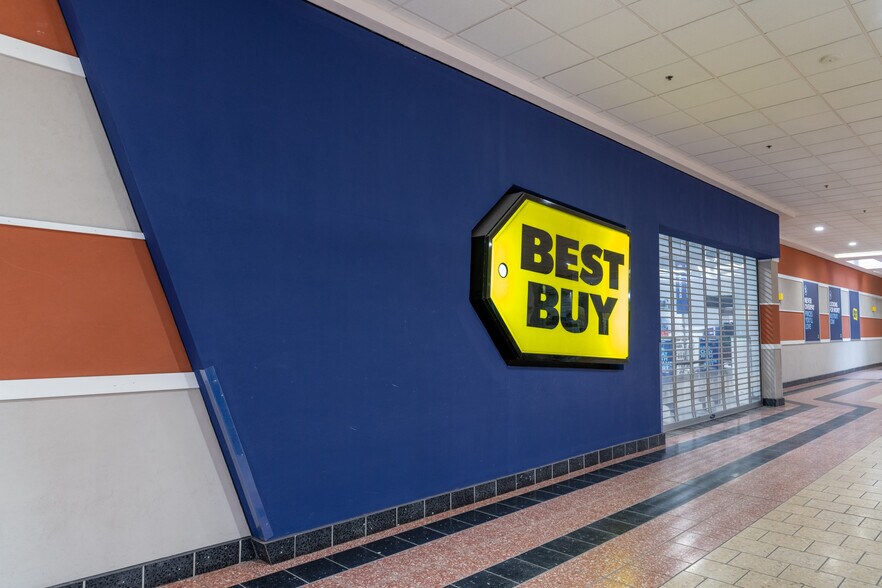More Photos Of 3701 McKinley Pky, Buffalo General Retail For Sale