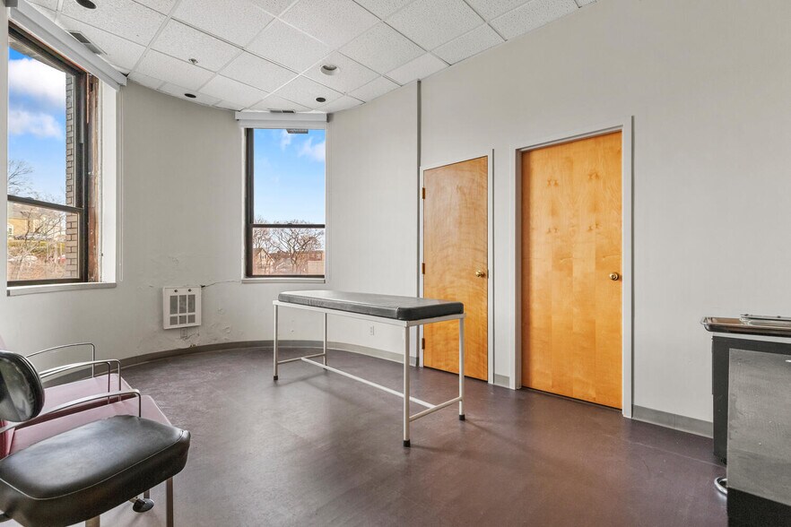 More Photos Of 92 High St, Medford Medical For Sale