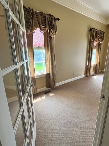 More Photos Of 710 Latta Rd, Rochester Office For Lease