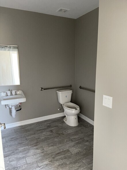 More Photos Of 2743 Smith Ranch Rd, Pearland Medical For Lease