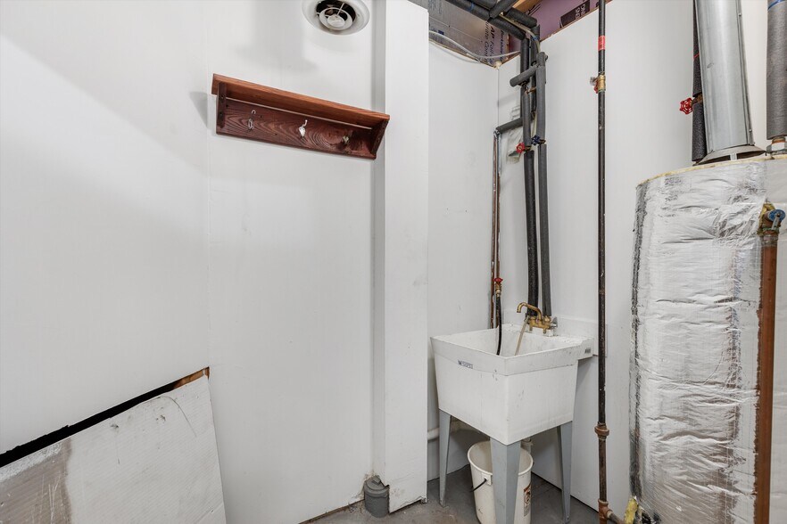 More Photos Of 227 Southfield Rd, Ecorse Warehouse For Sale