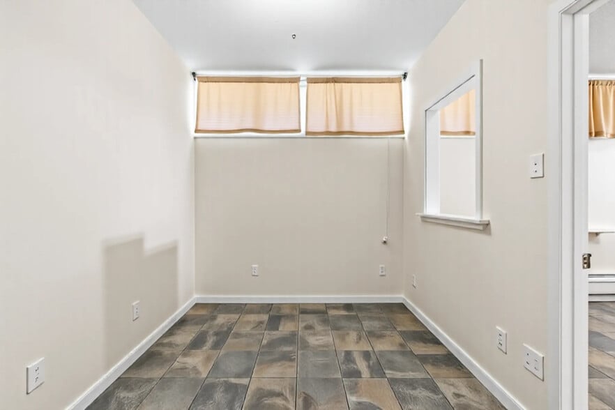 More Photos Of 601 Mary Lake Dr, Bryan Office Residential For Lease