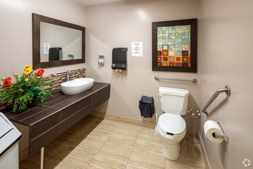 More Photos Of 800 Sheppard Ave W, Toronto Apartments For Sale