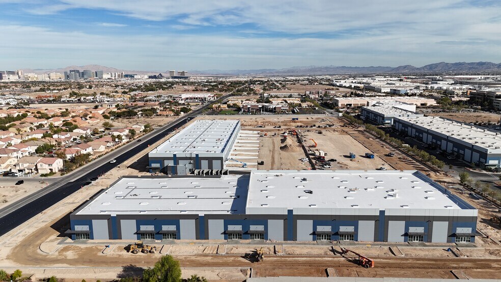 More Photos Of Rainbow Blvd @ Post, Las Vegas Unknown For Lease