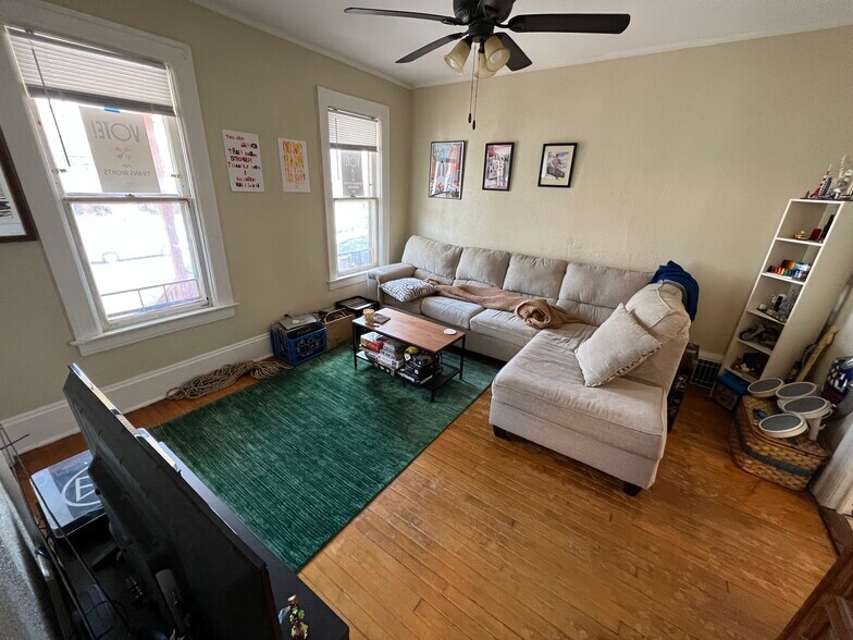 More Photos Of 2951 N Fratney St, Milwaukee Apartments For Sale