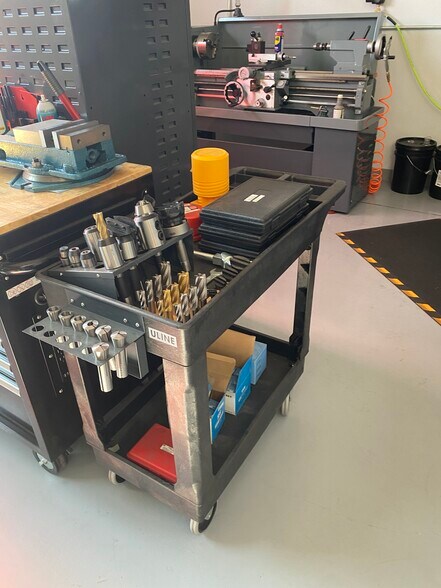 More Photos Of 210 Wasco Loop, Hood River Industrial For Lease