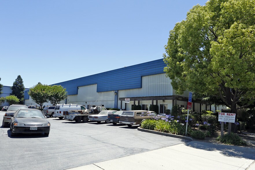 More Photos Of 450 Mayock Rd, Gilroy Distribution For Lease