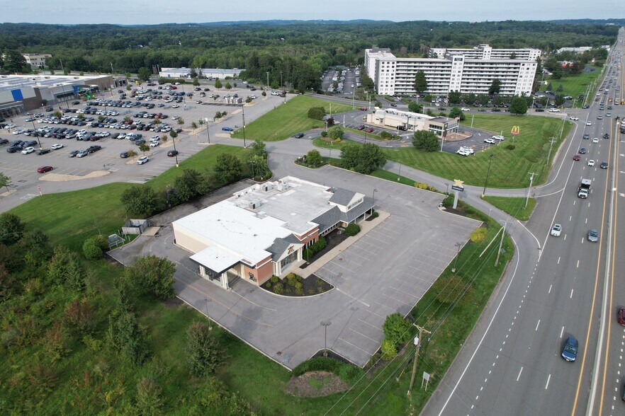 More Photos Of 303 Turnpike Rd, Westborough Freestanding For Lease