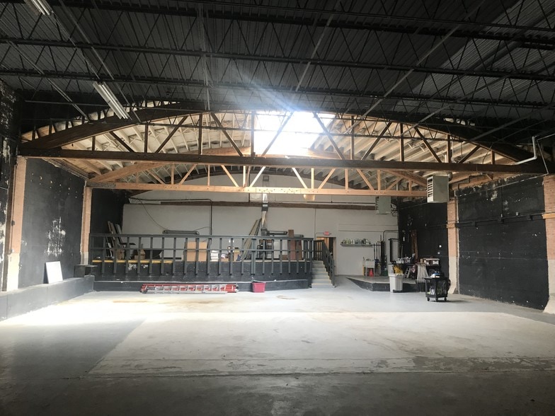 More Photos Of 222 Lake St, Oak Park Flex For Sale