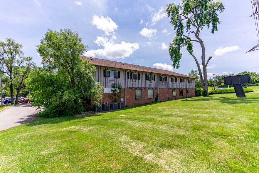 More Photos Of 350 Grove St, Bridgewater Medical For Sale