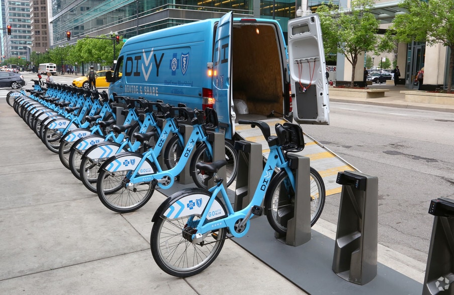 More Photos Of 130 N Jefferson St, Chicago Storefront Retail Office For Lease