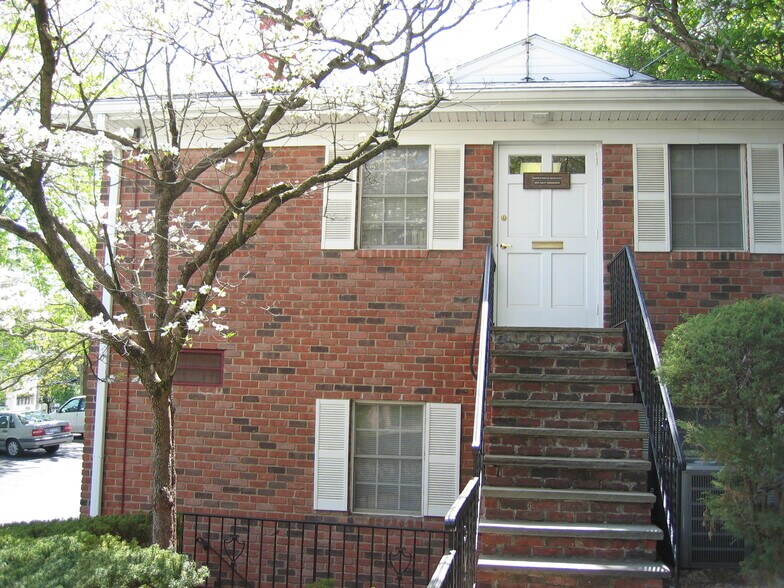 More Photos Of 160 N State Rd, Briarcliff Manor Village Medical For Lease