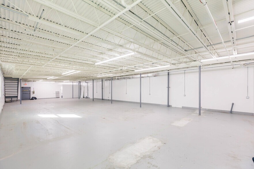 More Photos Of 2801 Greene St, Hollywood Industrial For Sale