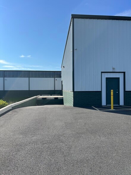 More Photos Of 312 Carroll Dr, New Castle Warehouse For Lease