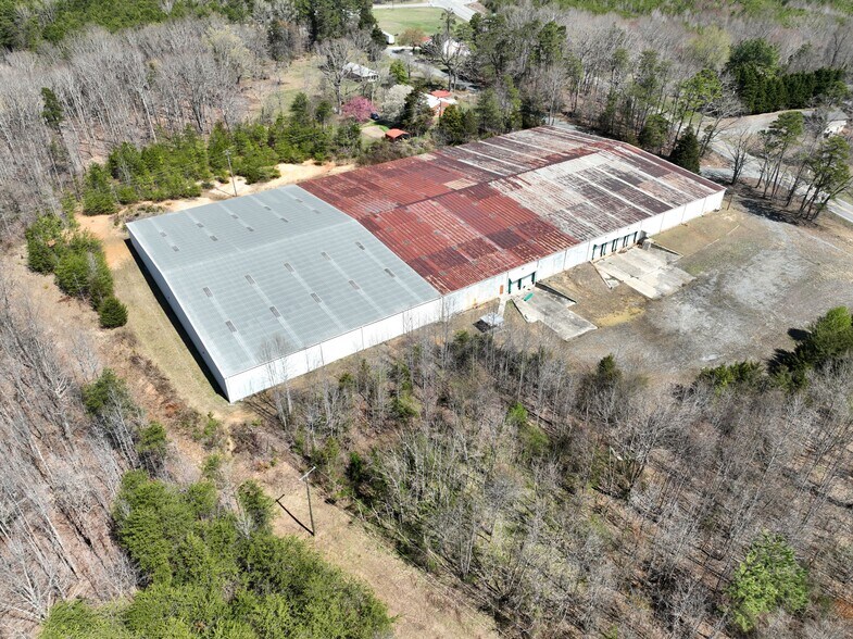 More Photos Of 1011 Drive in Rd, Nathalie Industrial For Sale