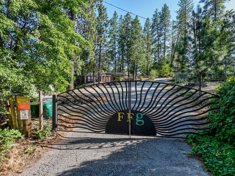 More Photos Of 15386 Little Valley Rd, Grass Valley Freestanding For Sale