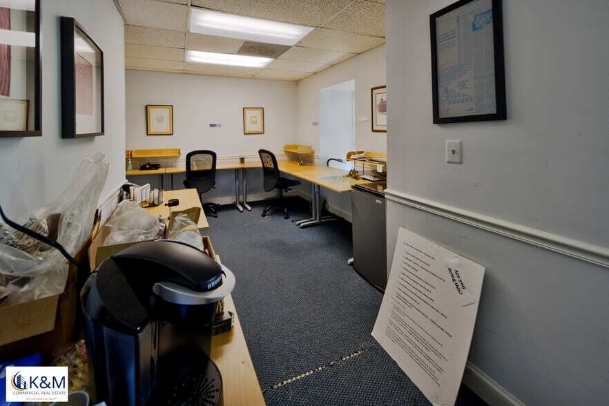 More Photos Of 10621-10623 Jones St, Fairfax Office For Sale