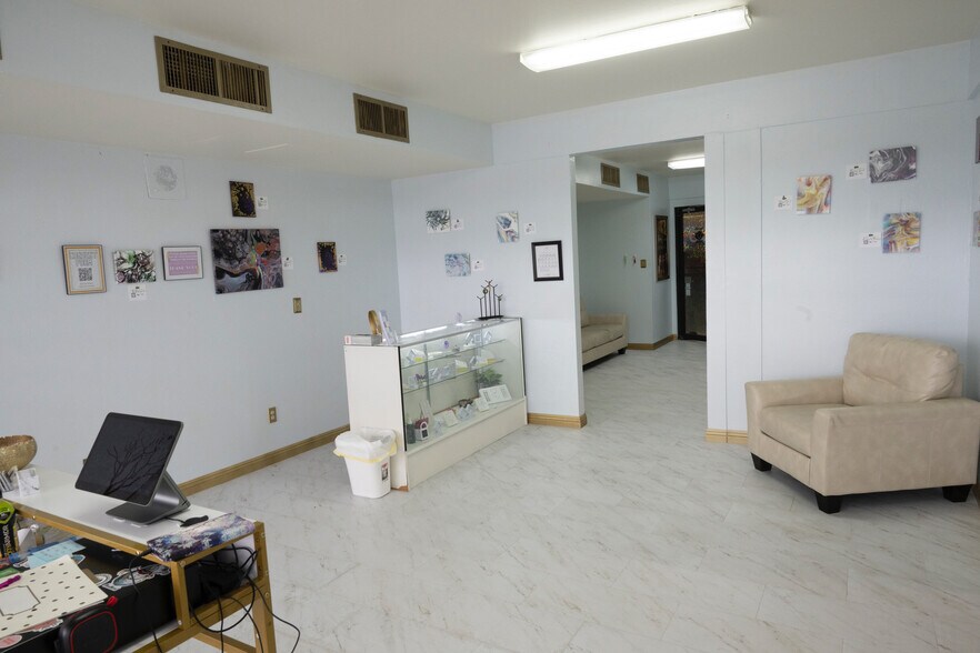 More Photos Of 4625 E Broadway Blvd, Tucson Storefront Retail Office For Lease