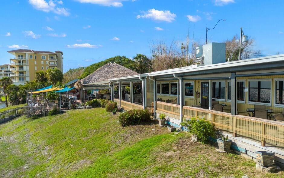 More Photos Of 4845 Dixie Hwy NE, Palm Bay Restaurant For Sale