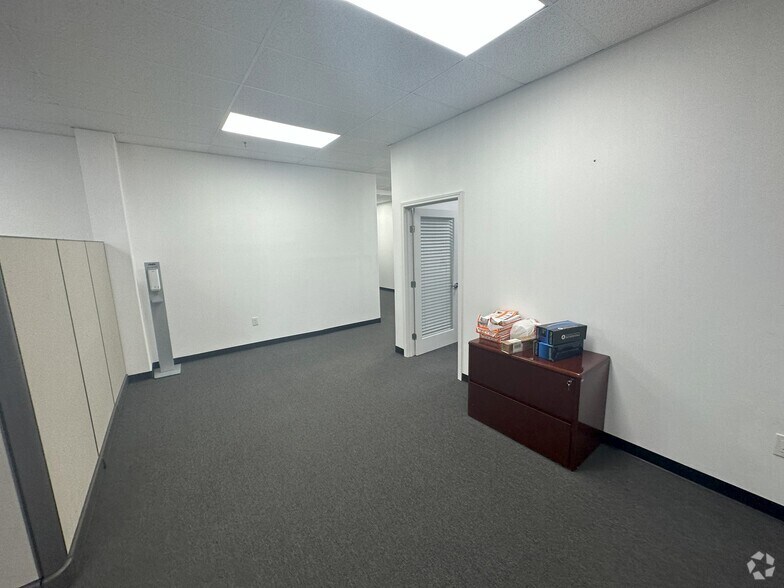 More Photos Of 2640 Old Denton Rd, Carrollton Storefront For Lease