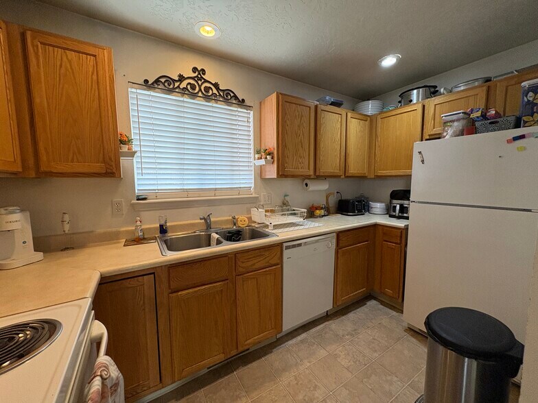 More Photos Of 119 E King St, Meridian Apartments For Sale