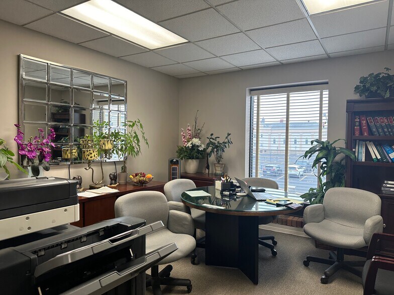 More Photos Of 32 Mercer St, Hackensack Office For Lease